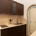Apartment Guesthost - Piazza Di Spagna Elegant *
