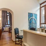 Apartment Guesthost - Piazza Di Spagna Elegant *