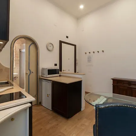 公寓 Guesthost - Piazza Di Spagna Elegant 罗马