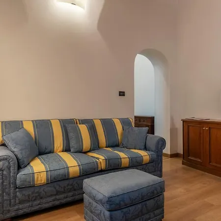 Guesthost - Piazza Di Spagna Elegant Apartament Rzym