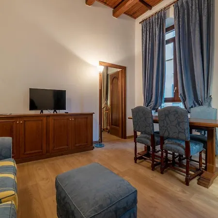 Apartament Guesthost - Piazza Di Spagna Elegant *