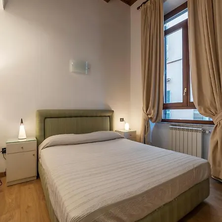 Apartament Guesthost - Piazza Di Spagna Elegant *